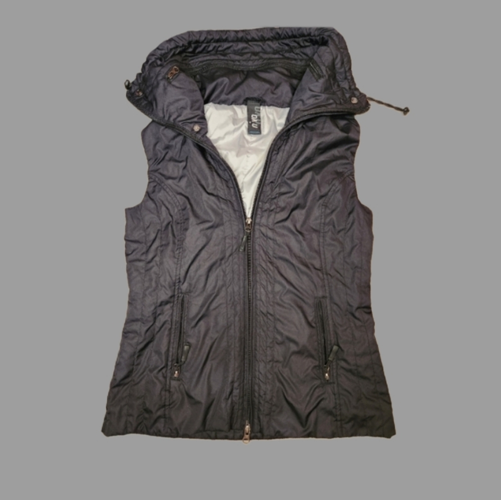 Black Nivo hidden hood golf vest fitted high collar